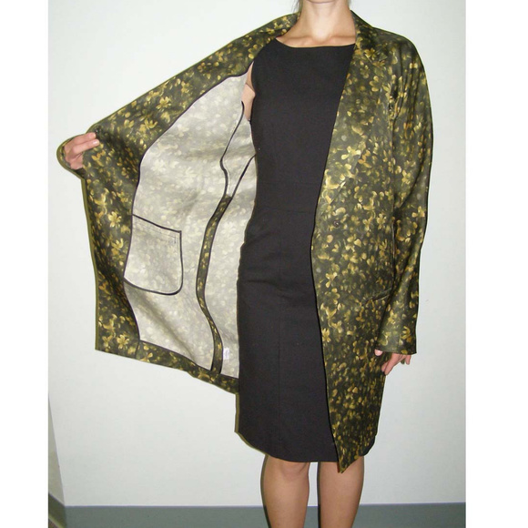 💚💛 New $2k VERA WANG Runway silk coat size 6 - Picture 3 of 8